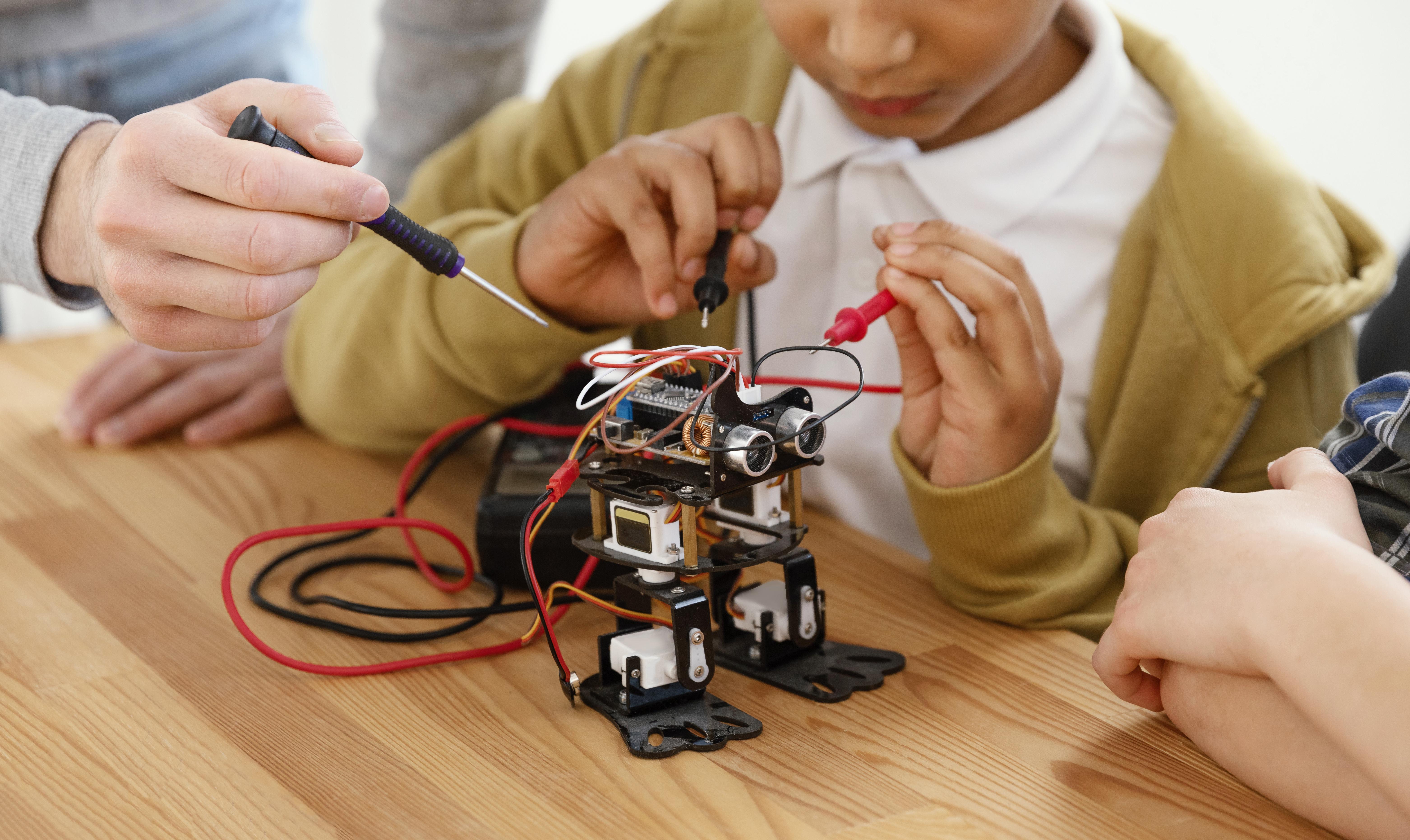 Kits de robótica y equipamiento tecnológico
